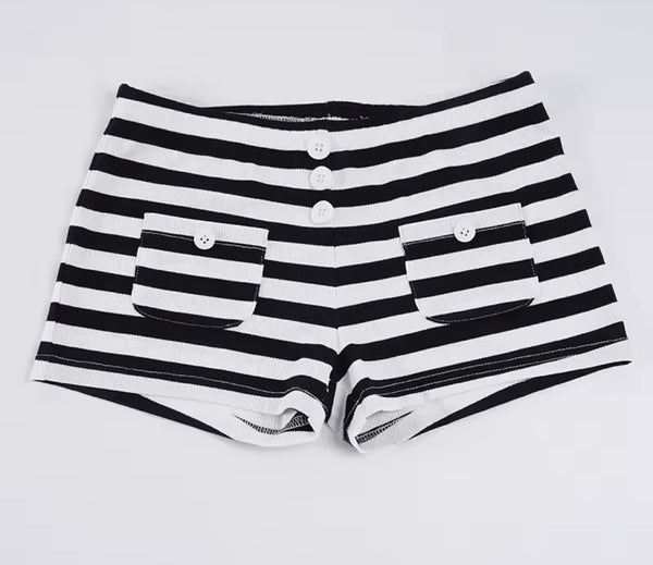 Women Fashion B&W Button Pocket Shorts