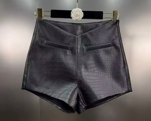 Women Fashion Faux Leather Imitation Pocket Shorts