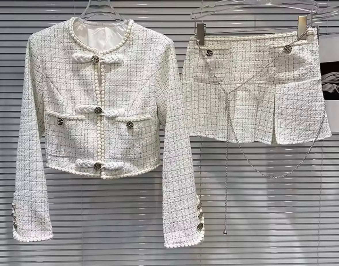 Women White Plaid Full Sleeve Blazer Two Piece Pleated Skirt Set