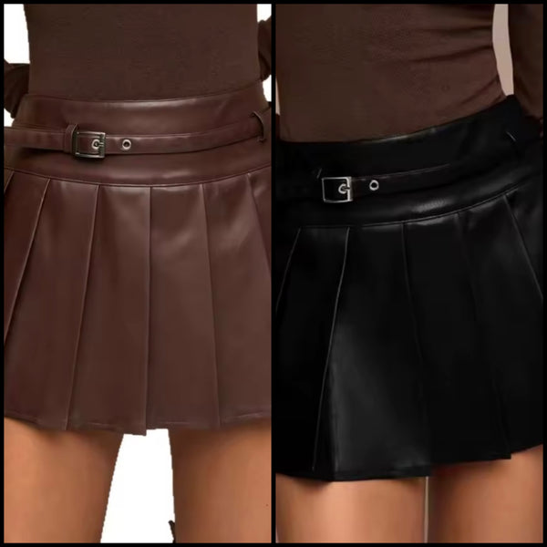 Women Fashion Buckled Faux Leather Pleated Skirt