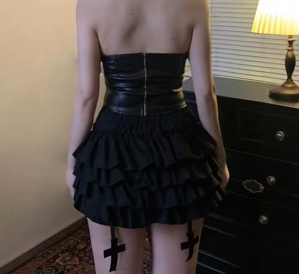Women Black Feather Buckled Strapless Two Piece Ruffled Skirt Set