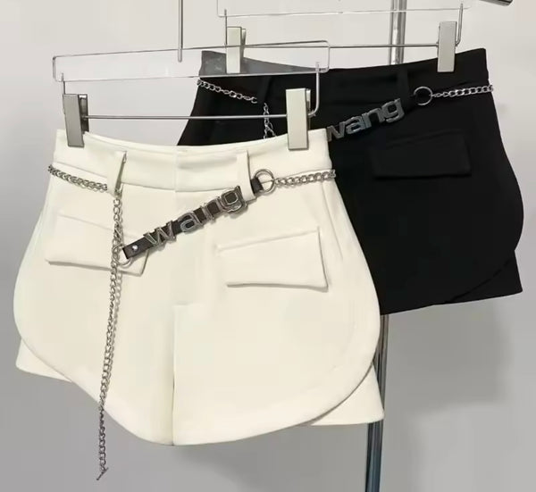 Women Fashion Solid Color Letter Chain Belted Shorts