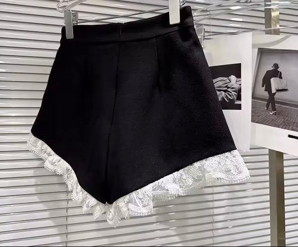 Women Fashion B&W Ruffled Lace Shorts