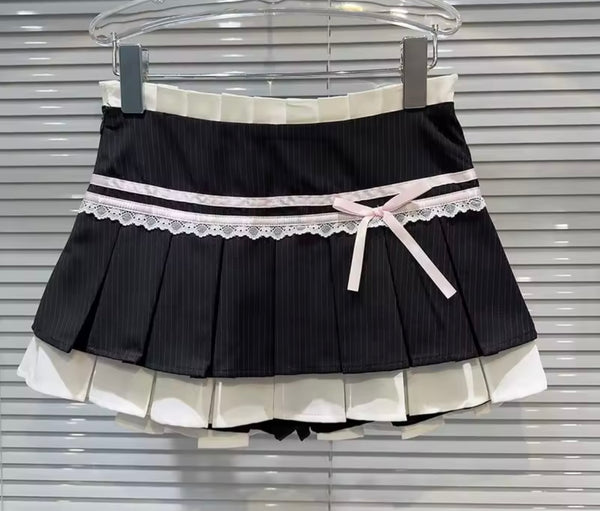 Women Sexy Fashion B&W Lace Bow Striped Pleated Skirt
