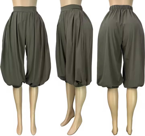 Women Color Fashion Loose Fit Capri Pants