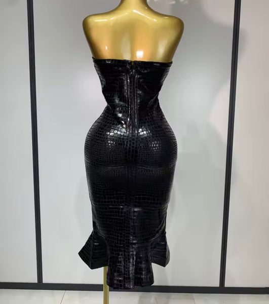 Women Black Strapless Sexy Ruffled Faux Leather Dress