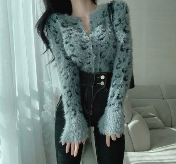 Women Fashion Leopard Print Full Sleeve Sweater Top