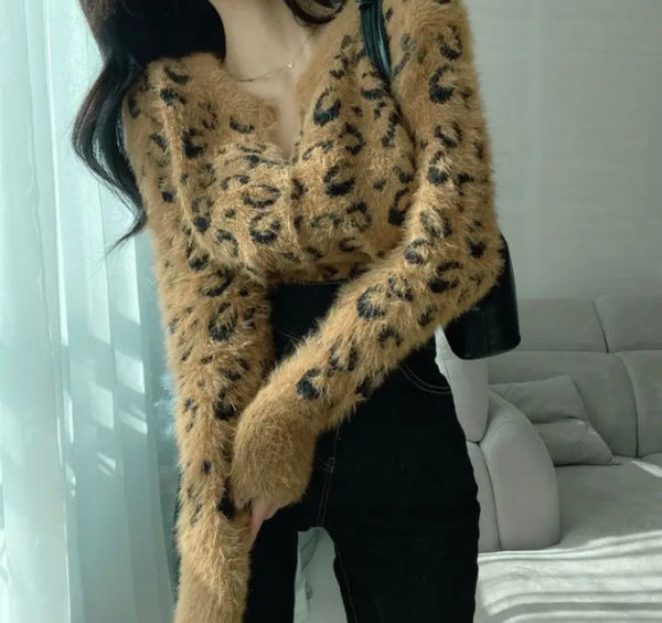 Women Fashion Leopard Print Full Sleeve Sweater Top