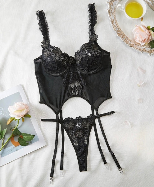 Women Sexy Black/White Lace Lingerie Set