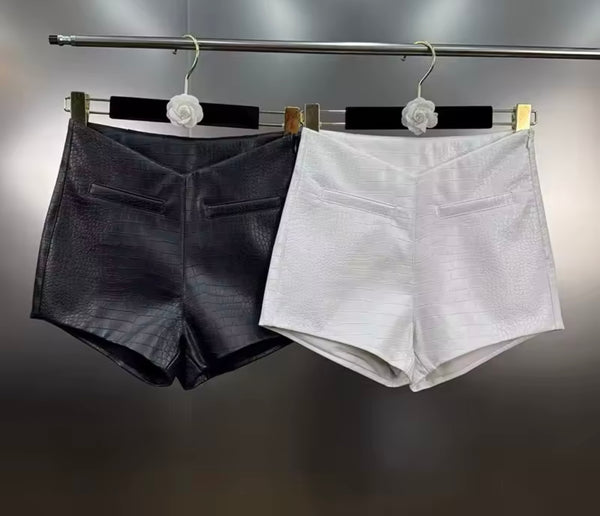 Women Fashion Faux Leather Imitation Pocket Shorts