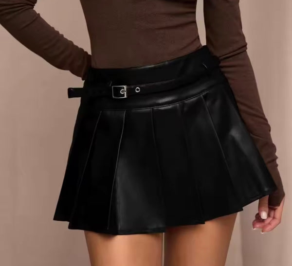 Women Fashion Buckled Faux Leather Pleated Skirt
