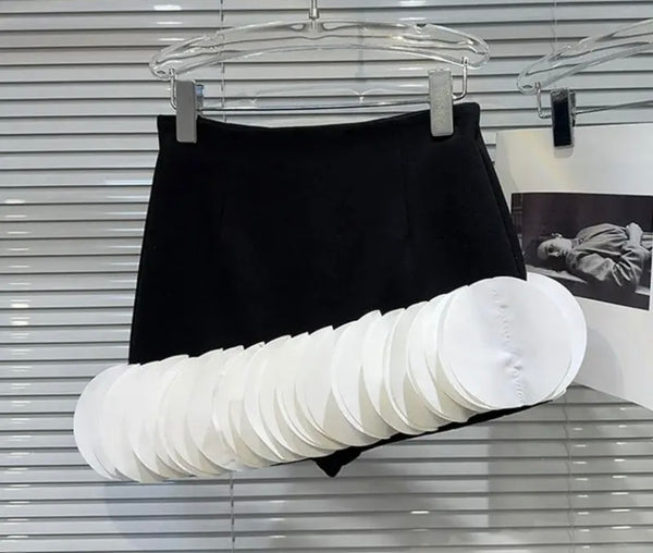Women Sexy Fashion B&W Ruffled Skirt
