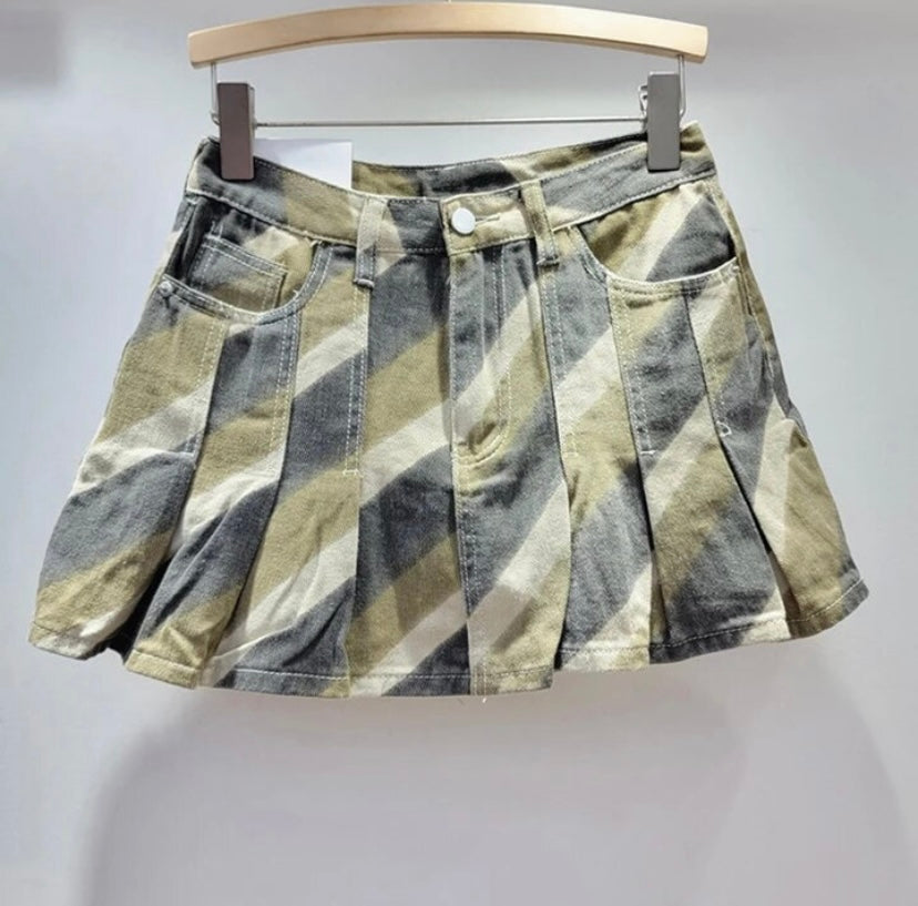 Women Fashion Multicolored Pleated Denim Skirt