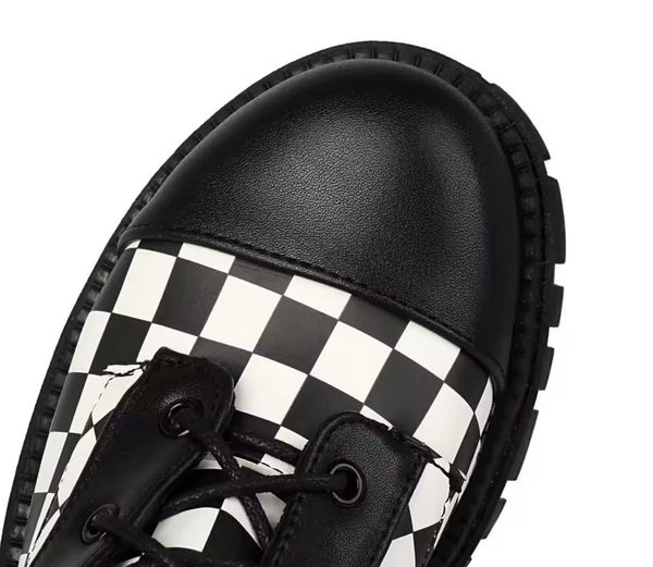 Women Fashion B&W Faux/Patent Leather Lace Up Flat Boots