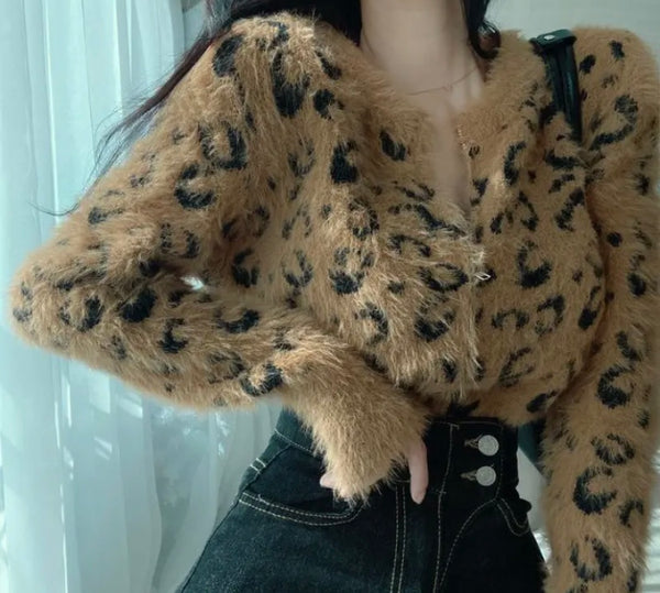 Women Fashion Leopard Print Full Sleeve Sweater Top