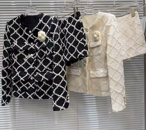 Women Tweed Floral Pin Full Sleeve Blazer Two Piece Short Set