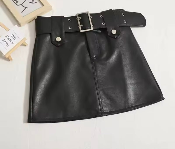 Women Color Fashion Faux Leather Belted Skirt