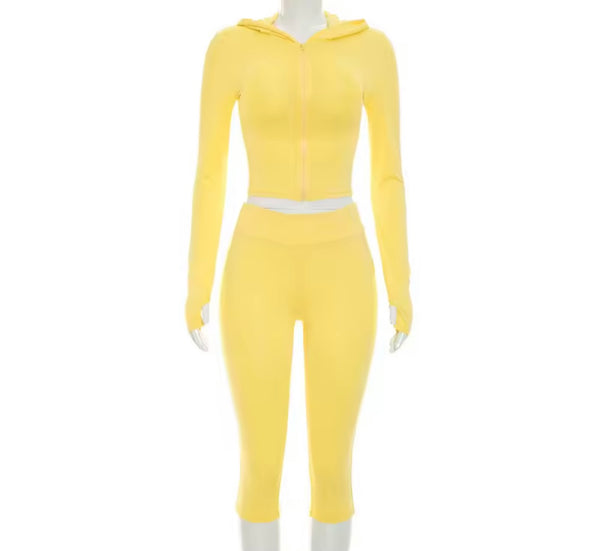 Women Zip Up Hooded Full Sleeve Two Piece Capri Pant Set