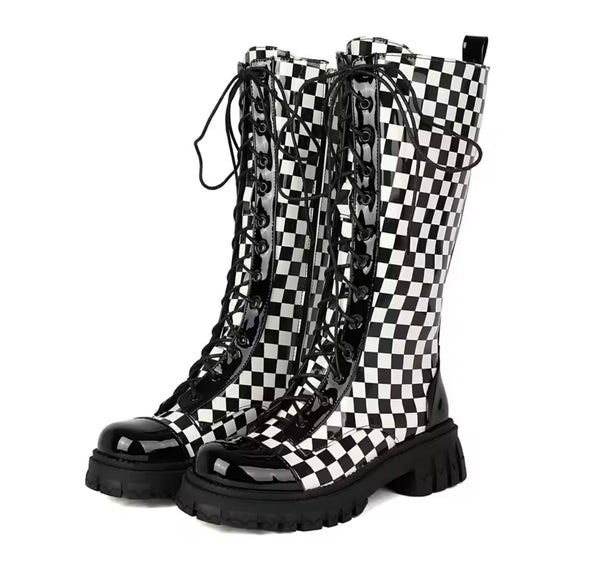 Women Fashion B&W Faux/Patent Leather Lace Up Flat Boots