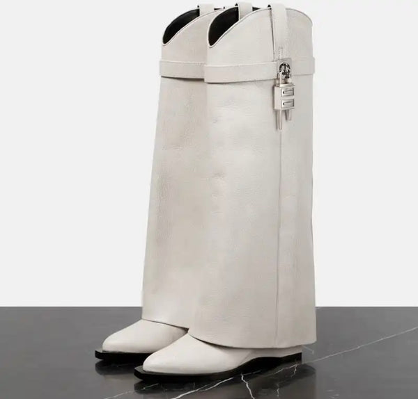 Women Pointed Toe Fashion Lock Boots