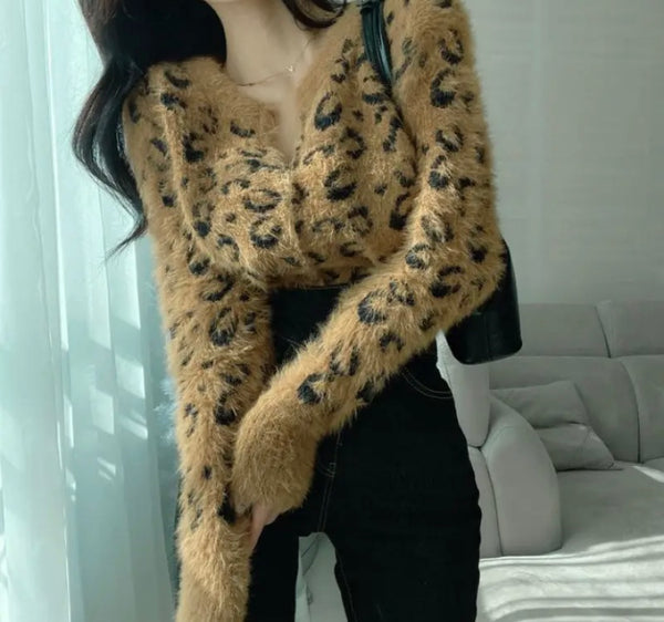 Women Fashion Leopard Print Full Sleeve Sweater Top