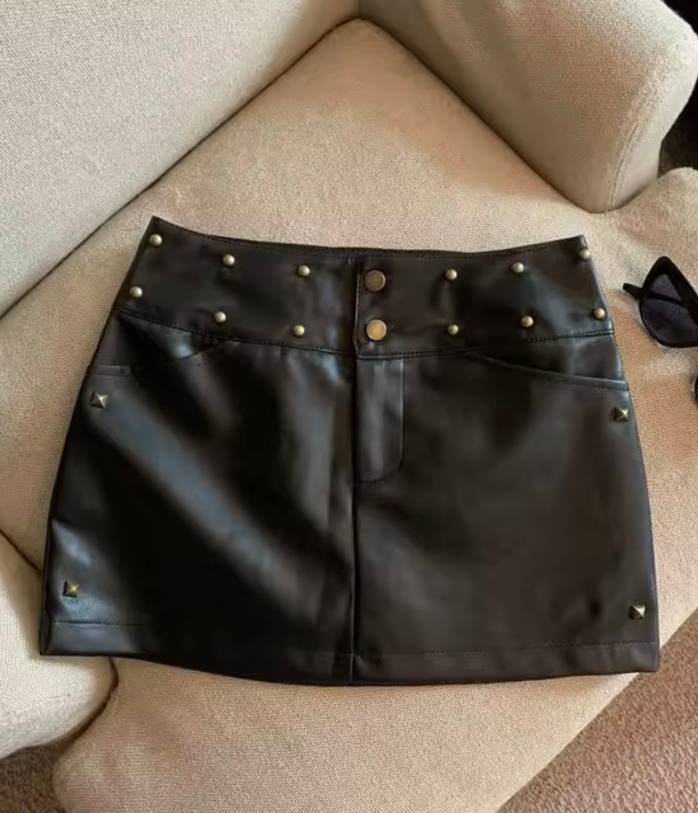 Women Fashion Faux Leather Rivet Skirt