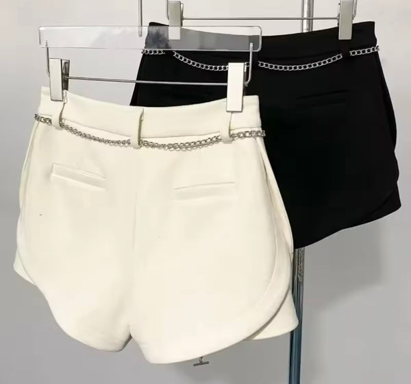 Women Fashion Solid Color Letter Chain Belted Shorts