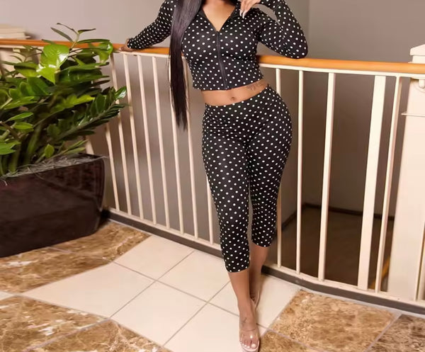 Women Zip Up Hooded Full Sleeve Two Piece Capri Pant Set