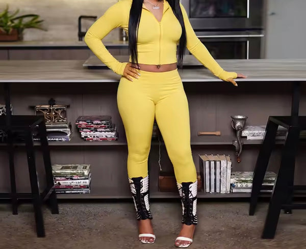 Women Zip Up Hooded Full Sleeve Two Piece Capri Pant Set