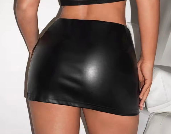 Women Sexy Fashion Faux Leather Zipper Buckled Skirt