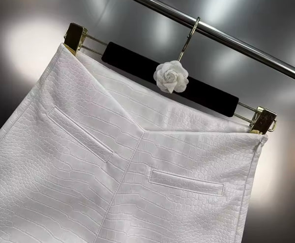 Women Fashion Faux Leather Imitation Pocket Shorts