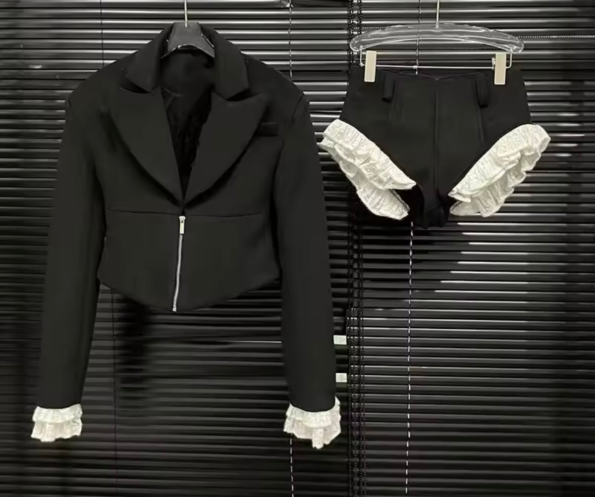 Women Fashion B&W Ruffled Blazer Two Piece Short Set
