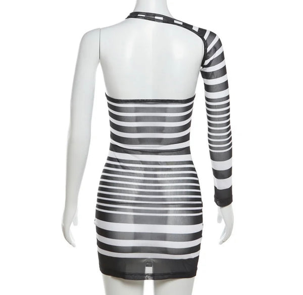 Women Sexy B&W Striped One Shoulder Full Sleeve Dress