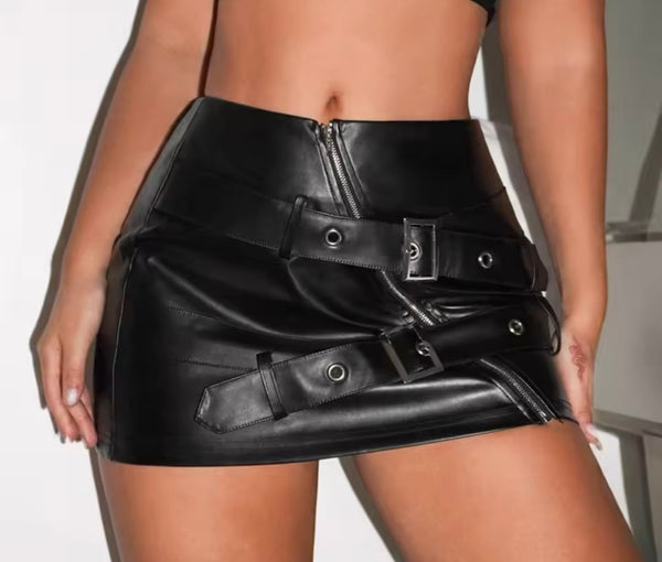 Women Color Fashion PU Leather Buckled Skirt