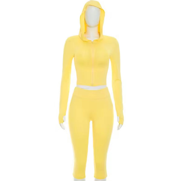 Women Zip Up Hooded Full Sleeve Two Piece Capri Pant Set