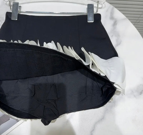 Women Sexy Fashion B&W Ruffled Skirt