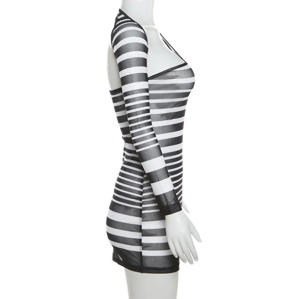 Women Sexy B&W Striped One Shoulder Full Sleeve Dress