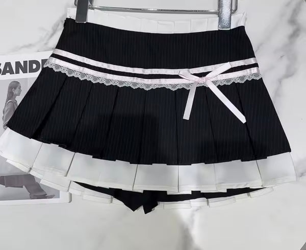 Women Sexy Fashion B&W Lace Bow Striped Pleated Skirt