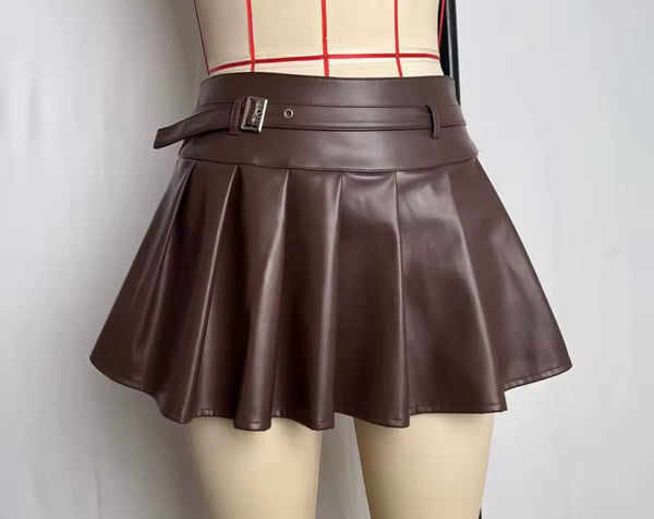 Women Fashion Buckled Faux Leather Pleated Skirt