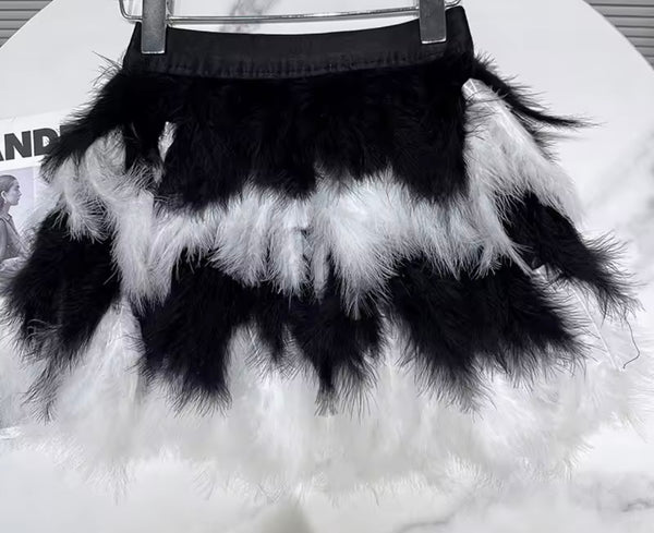 Women Sexy Fashion B&W Feather Skirt
