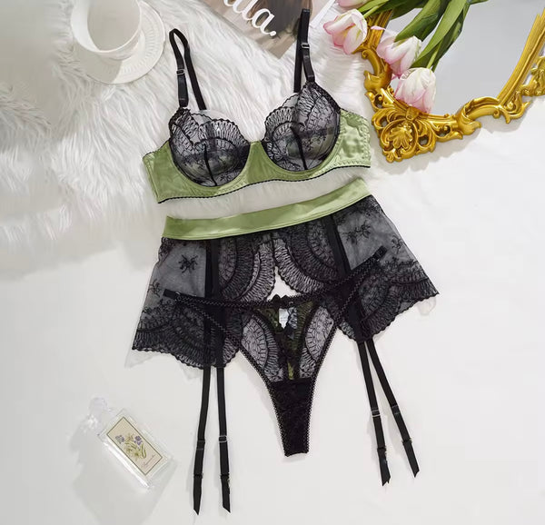 Women Sexy Color Patchwork Lace Mesh Lingerie Set