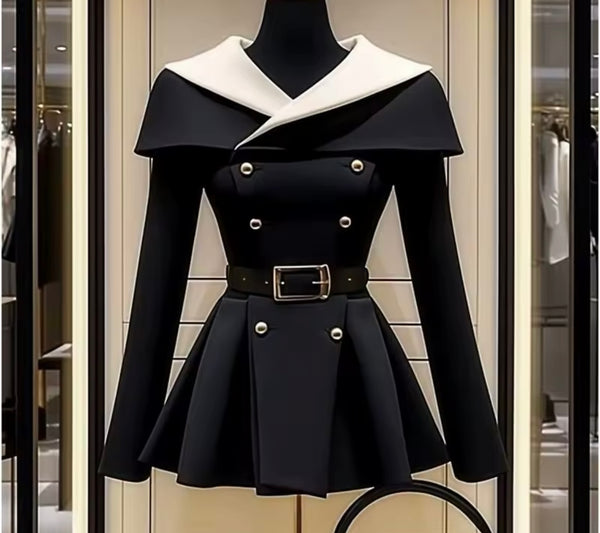 Women Fashion B&W Button Buckled Pleated Jacket