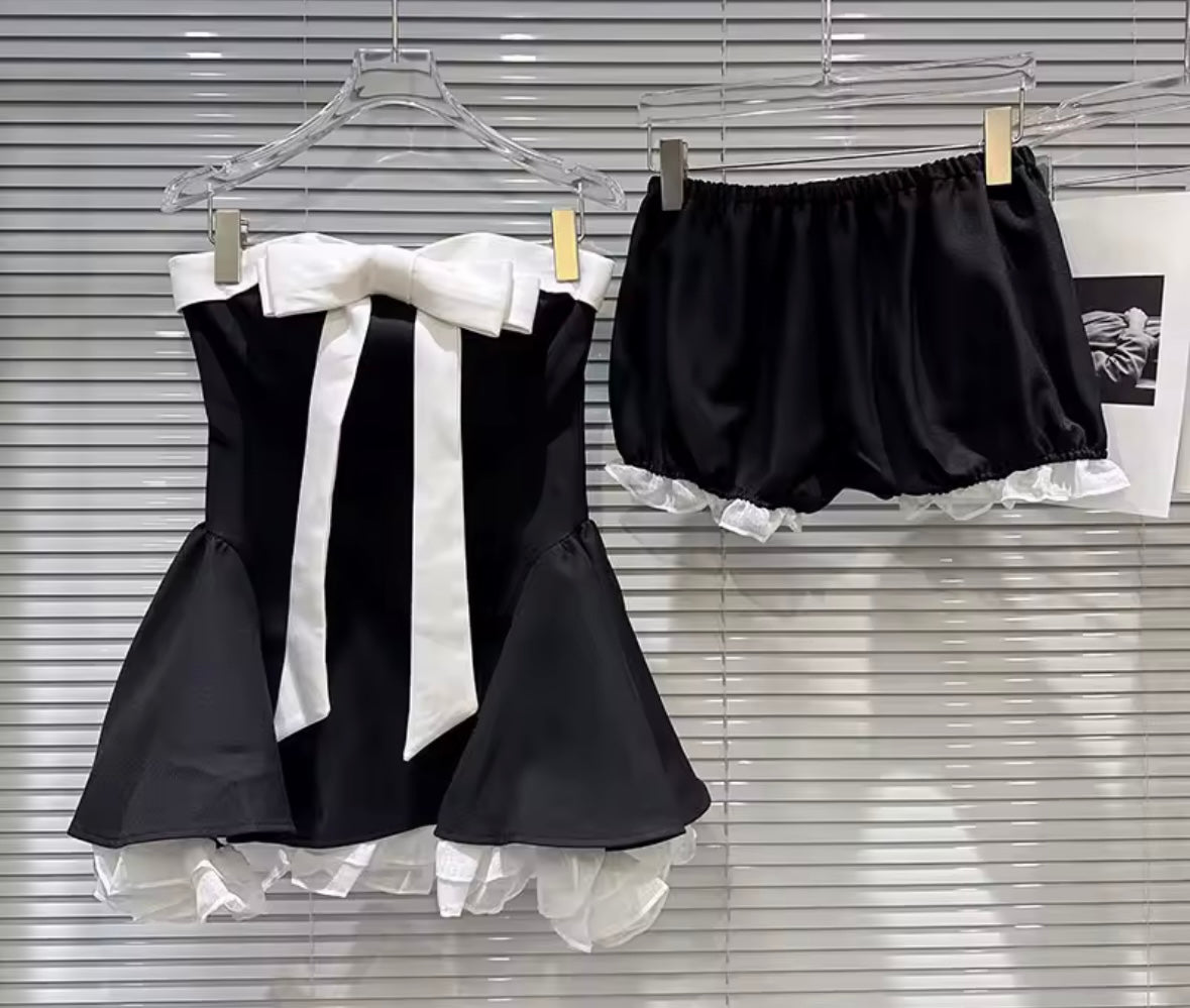 Women Sexy B&W Strapless Bow Ruffled Two Piece Short Set