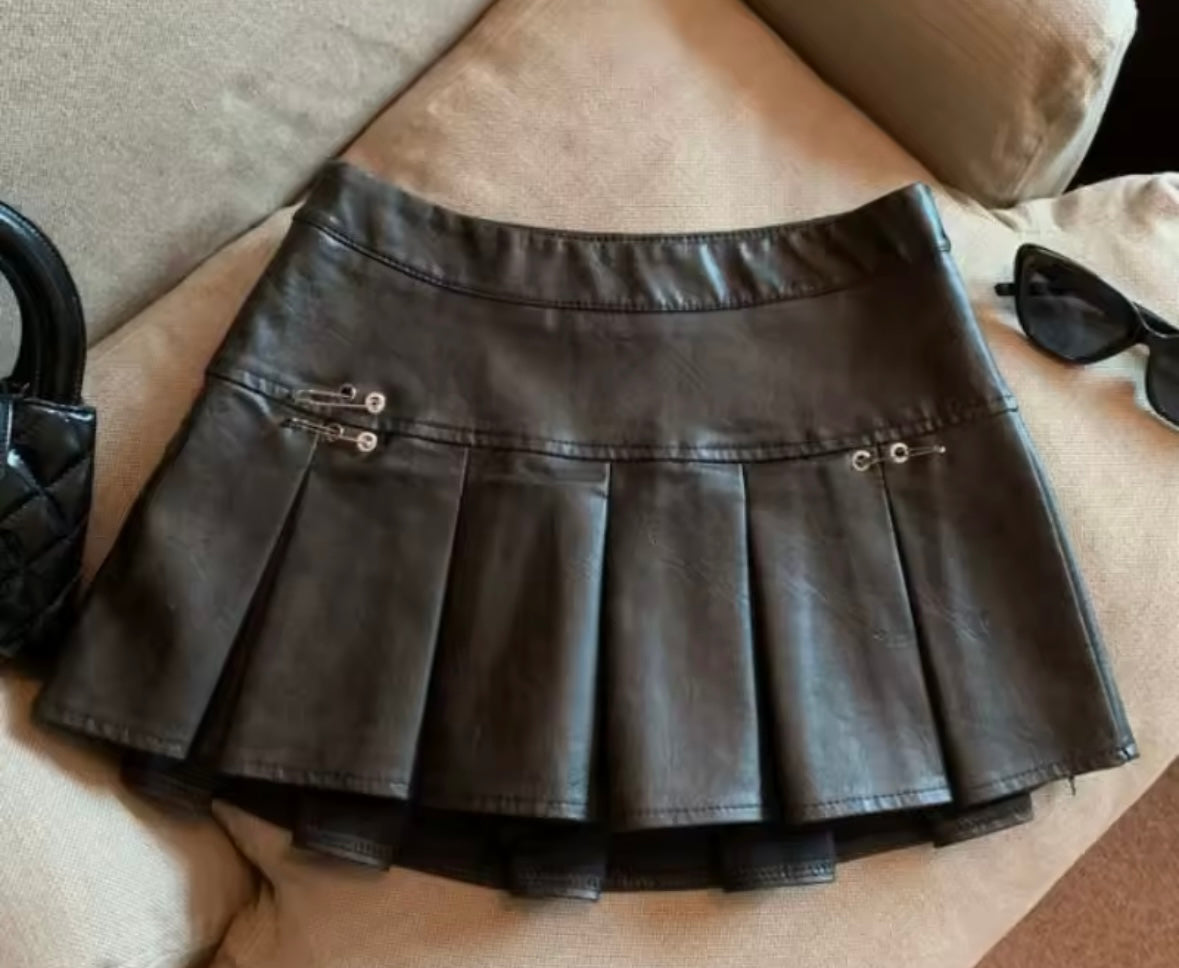 Women Sexy Fashion Faux Leather Pleated Skirt