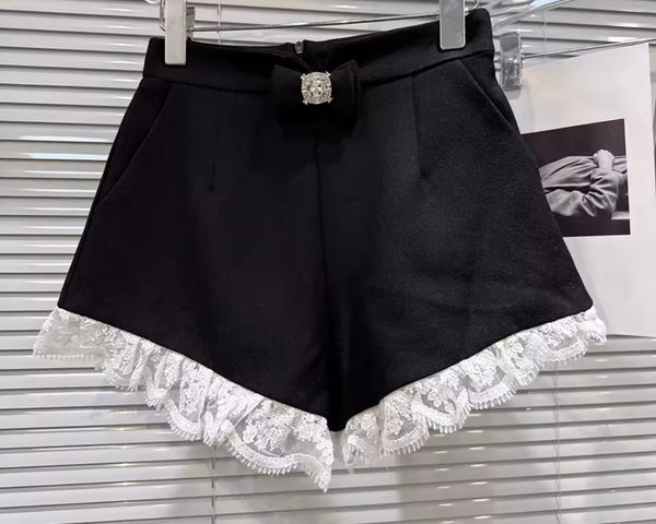 Women Fashion B&W Ruffled Lace Shorts