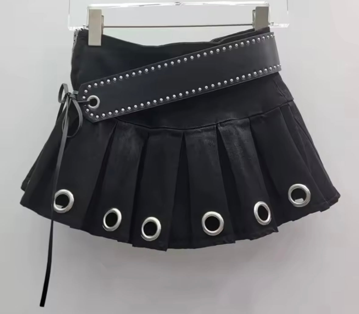 Women Sexy Fashion Belted Rivet Denim Pleated Skirt