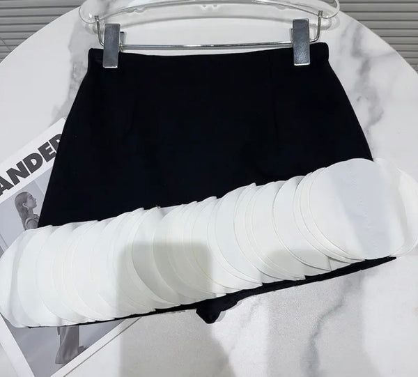 Women Sexy Fashion B&W Ruffled Skirt