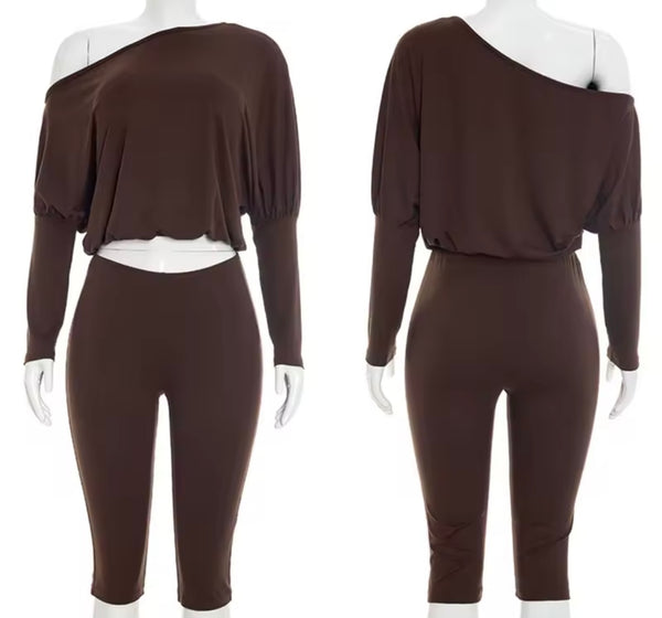 Women Off The Shoulder Full Sleeve Two Piece Capri Pant Set