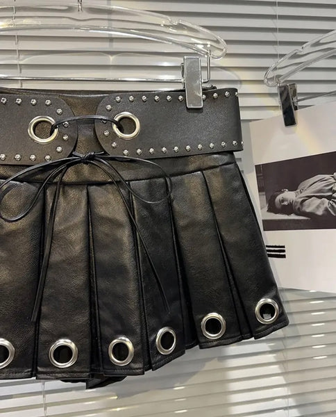 Women Faux Leather Fashion Metal Ring Pleated Skirt