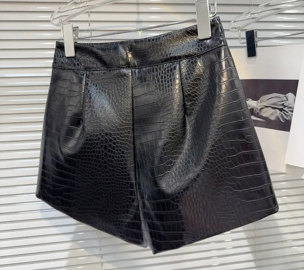 Women Sexy Fashion Faux Leather Shorts